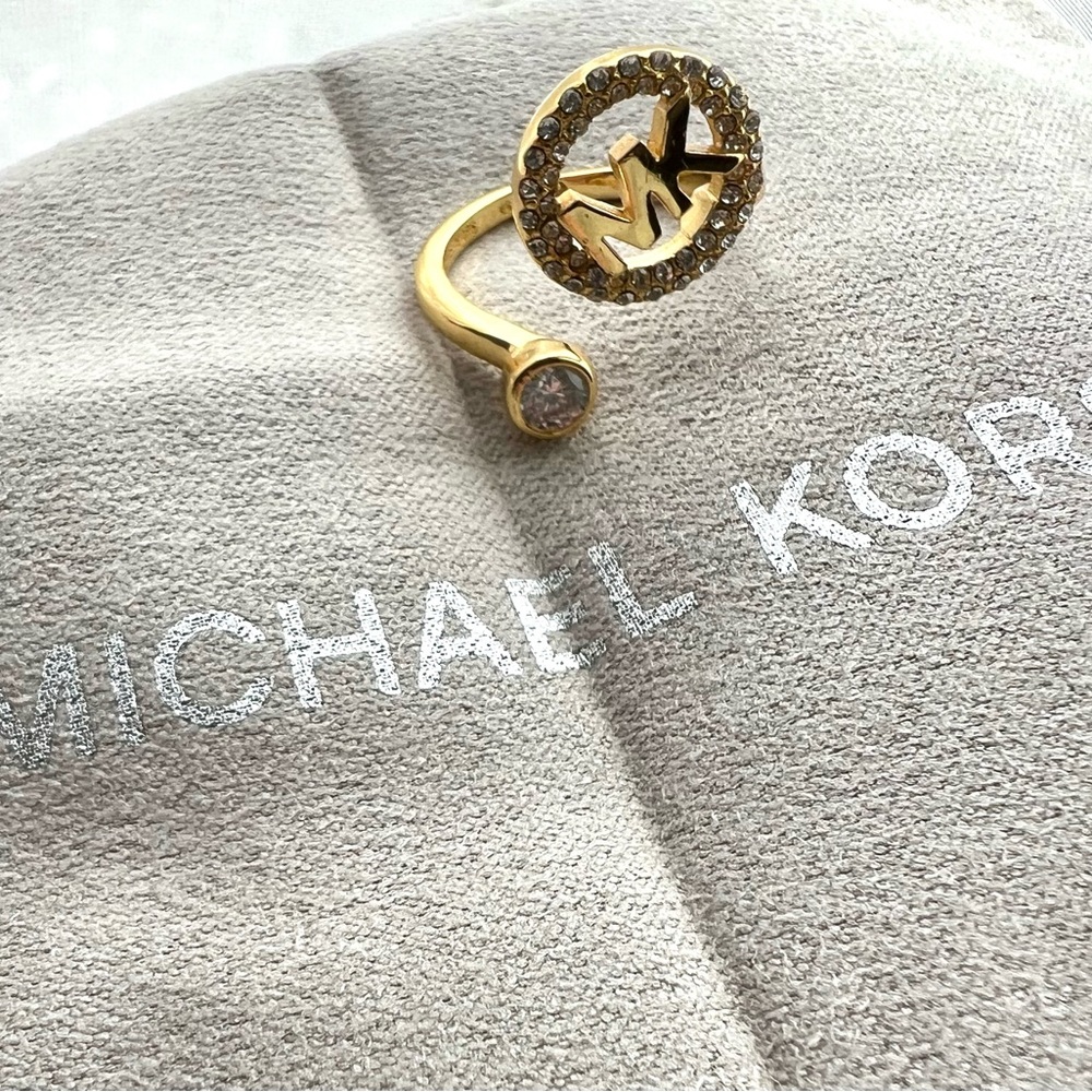 NEW Michael Kors Gold Encircled Logo Open Ring Size 6 - Picture 3 of 10